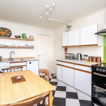 Newly Renovated Centre Flat - Pass The Keys * York