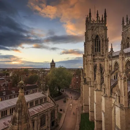 Flat 2 Peter Lane Cosy 1-bed Flat In The Heart Of Centre - Pass The Keys *