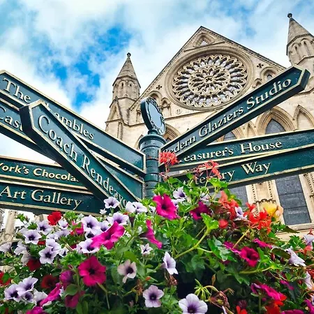 Flat 2 Peter Lane Cosy 1-bed Flat In The Heart Of Centre - Pass The Keys Apartmán York